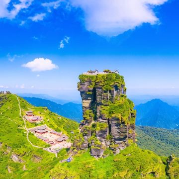 贵州黄果树景区+梵净山+荔波+西江千户苗寨+镇远县6日5晚跟团游