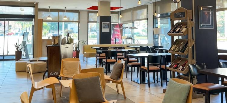 宜必思巴塞罗那里波列特酒店(Ibis Barcelona Ripollet)图片
