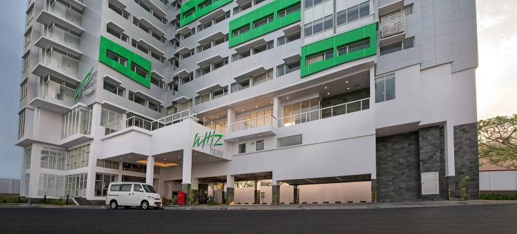 万鸦老瑞兹臻选梅加玛斯酒店(Whiz Prime Hotel Megamas Manado)图片