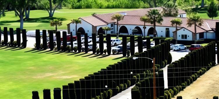 历史比弗水坝山林小屋 - 高尔夫RV度假村(Historic Beaver DAM Lodge, Golf & RV Resort)图片