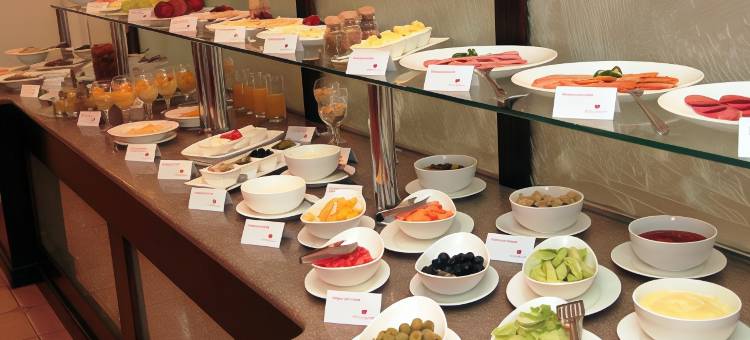 塔什干温德姆华美达酒店(Ramada by Wyndham Tashkent)图片