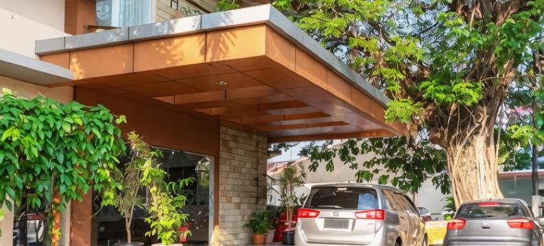 红多兹Plus伊斯兰酒店-近三宝垄爪哇超级市场2号(RedDoorz Plus Syariah Near Java Supermall Semarang 2)图片