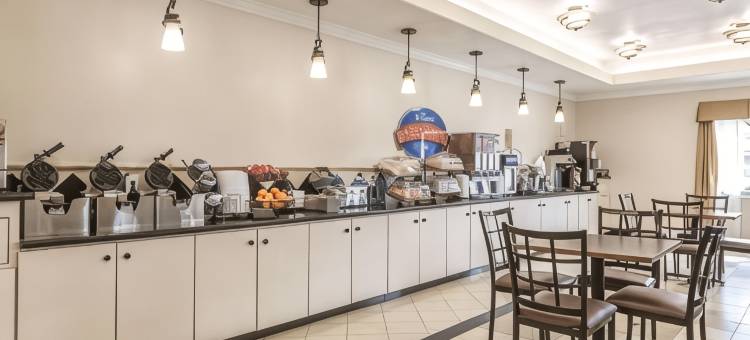 加尔维斯顿温德姆呗盟酒店(Baymont by Wyndham Galveston)图片