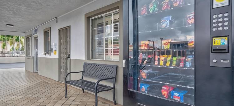 加利福尼亚圣贝纳迪诺 6 号开放式套房酒店(Studio 6 Suites San Bernardino, CA)图片