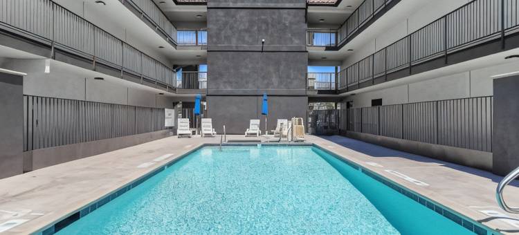 加利福尼亚州埃斯孔迪多的Studio 6套房(Studio 6 Suites Escondido CA)图片