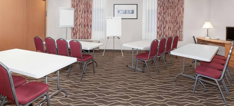 韦恩堡呗盟套房酒店(Baymont by Wyndham Fort Wayne)图片