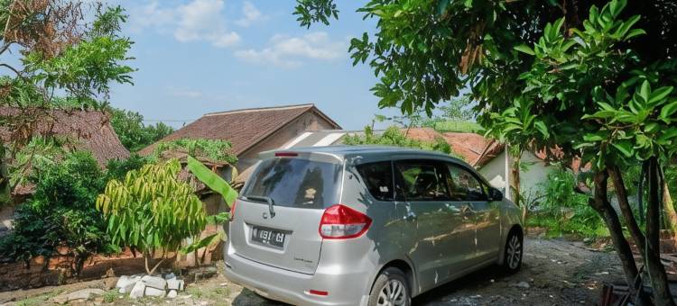 红多兹酒店-肯德尔南卡利文古公路(RedDoorz @ Jalan Raya Kaliwungu Selatan Kendal)图片