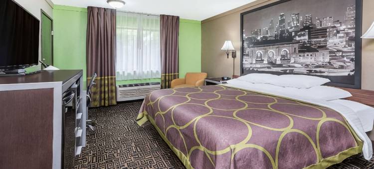 沃伦斯堡温德姆速8酒店(Super 8 by Wyndham Warrensburg)图片