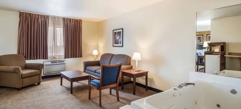 埃尔德里奇达文波特北凯艺套房酒店(Quality Inn & Suites Eldridge Davenport North)图片