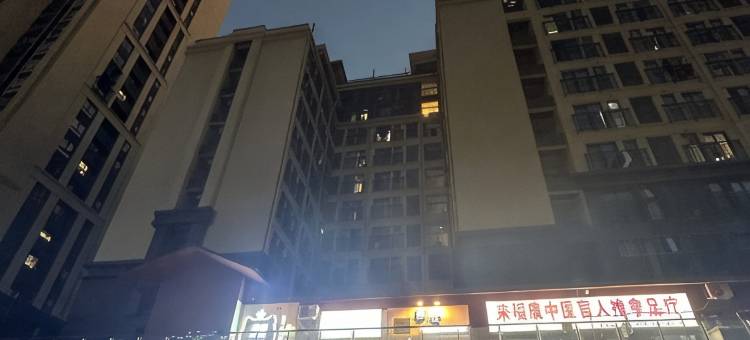 凌晨公寓(万科城滨江府SOHO2栋闽南师范大学店)图片