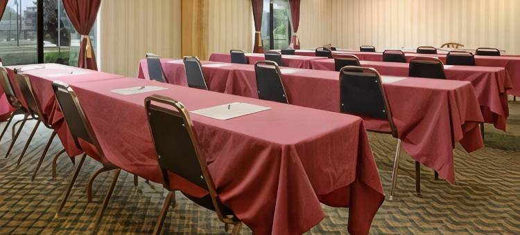 罗穆勒斯底特律机场美洲最佳价值酒店(Americas Best Value Inn Romulus Detroit Airport)图片