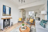 Charming Three Story Townhouse footsteps away from the historic harbour. - Country Houses