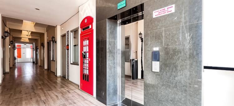 超级OYO Capital O 3905 Graha 100宾馆(Sans Vibes Hotel Syariah Graha 100 Gubeng Surabaya)图片