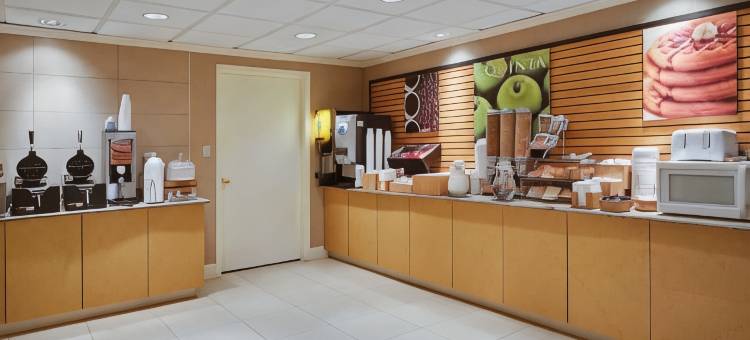 那不勒斯东I-75拉昆塔温德姆套房酒店(La Quinta Inn & Suites by Wyndham Naples East (I-75))图片
