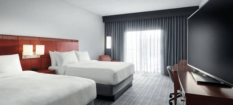 圣路易斯西港广场万怡酒店(Courtyard St. Louis Westport Plaza)图片