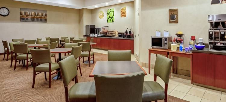 纽约市斯坦福德拉昆塔温德姆套房酒店(La Quinta Inn & Suites by Wyndham Stamford / New York City)图片