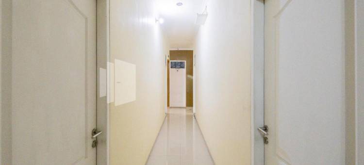 玛朗卡利莫索多米特拉红门酒店-近玛朗新城火车站(Omah Kalimosodo Mitra RedDoorz Near Stasiun Malang Kota Baru)图片