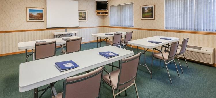 米德兰呗盟套房酒店(Baymont by Wyndham Midland)图片