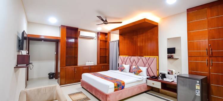 联排别墅 1175 格陵兰大酒店(FabHotel Greenland Grand - Nr Kalinga Stadium)图片