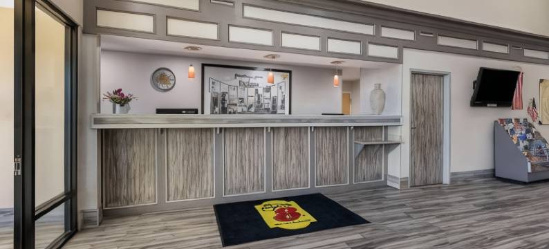 迪克森速8酒店(Super 8 by Wyndham Dickson)图片