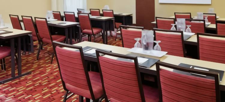 亨茨维尔大学大道万怡酒店(Courtyard Huntsville University Drive)图片