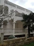 2-Bedroom Apartment, Living Room, and Private Terrace, with Free Parking As Well. - 2 Sao