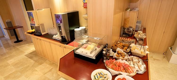 基础酒​​店(Hotel Basic)图片