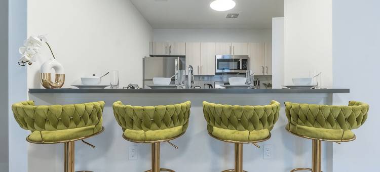 奢华与橄榄公寓 ~ 4间浴室、10张床+可免费停放2辆车(Opulence n Olive ~ 4bath, 10 beds+Park 2 cars FREE)图片