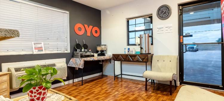 OYO 花园旅馆及套房 佩尔萨尔 I-35 东(OYO Garden Inn and Suites Pearsall I-35 East)图片