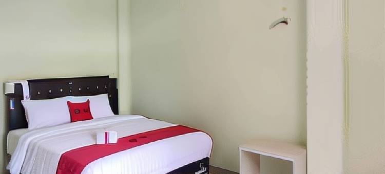 红多兹酒店-近巨港蓬蒂卡尤自然公园2号(RedDoorz Near Taman Wisata Alam Punti Kayu Palembang 2)图片