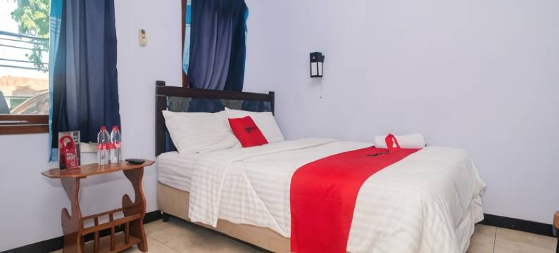 红多兹酒店-近布姆海滩(RedDoorz Near Pantai Boom)图片