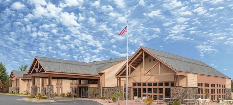 布莱克里弗福尔斯美吟温德姆酒店(AmericInn by Wyndham Black River Falls I-94 on ATV Trail)图片