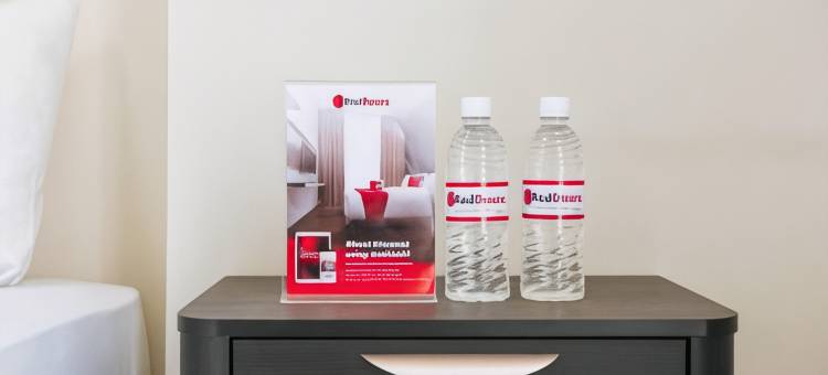 红门修拉伊亚酒店@ 朋多窝索市中心(RedDoorz Syariah @ Bondowoso City Center)图片