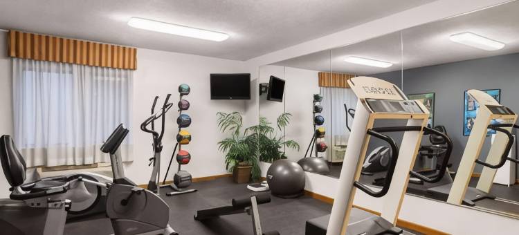 堪萨斯城南温德姆戴斯套房酒店(Days Inn & Suites by Wyndham Kansas City South)图片
