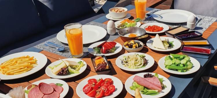 伊兹密尔阿利阿温德姆华美达酒店(Ramada by Wyndham Izmir Aliaga)图片