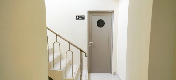 红多兹酒店-近冼都环路出口收费站(RedDoorz Near Exit Toll Sirkuit Sentul)图片