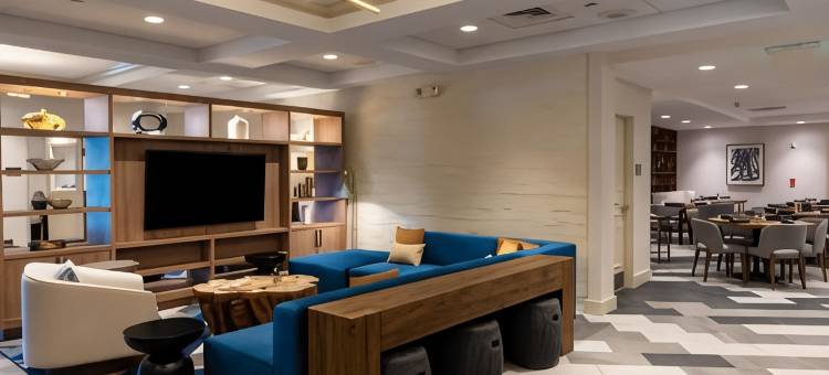 希尔顿逸林酒店-伊顿敦蒂顿瀑布(DoubleTree by Hilton Hotel Tinton Falls - Eatontown)图片