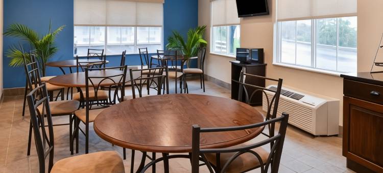 圣克莱尔斯维尔惠灵美洲最佳价值酒店(Americas Best Value Inn St. Clairsville/Wheeling)图片