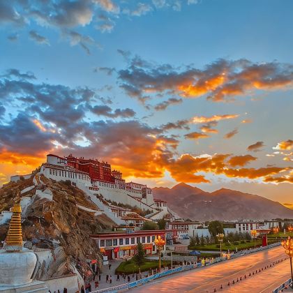 成都+川藏公路+稻城亚丁+波密+林芝+拉萨11日10晚跟团游