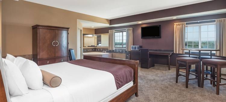 昆西麦客达套房酒店(Microtel Inn & Suites by Wyndham Quincy Downtown/River Area)图片