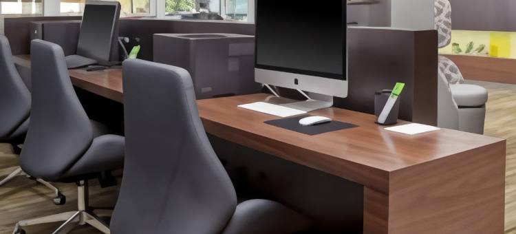 迪美市中心万怡酒店(Courtyard DeLand Historic Downtown)图片