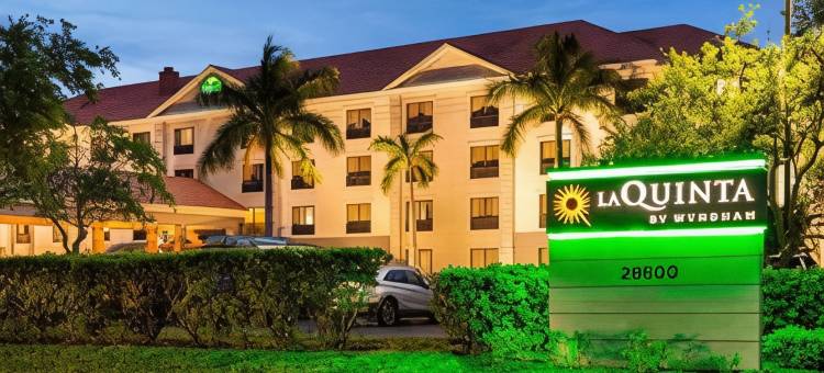 北那不勒斯博尼塔斯普林斯拉昆塔温德姆套房酒店(La Quinta Inn & Suites by Wyndham Bonita Springs Naples N.)图片