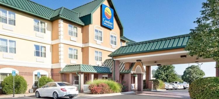 费耶特维尔大学区舒适套房酒店(Comfort Inn & Suites Fayetteville-University Area)图片