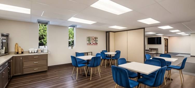 西塔科机场贝斯特韦斯特SureStay Plus酒店(SureStay Plus Hotel by Best Western SeaTac Airport)图片