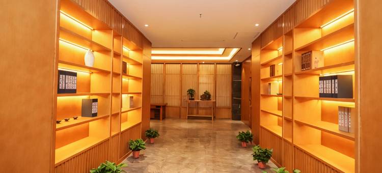 仟那云漫酒店(郑州中心医院五一公园地铁站店)图片