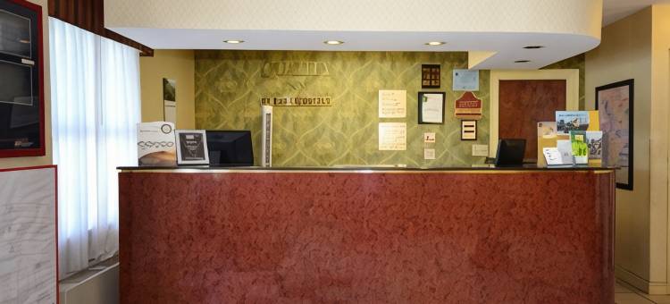 雷纳姆汤顿凯艺酒店(Quality Inn Raynham - Taunton)图片