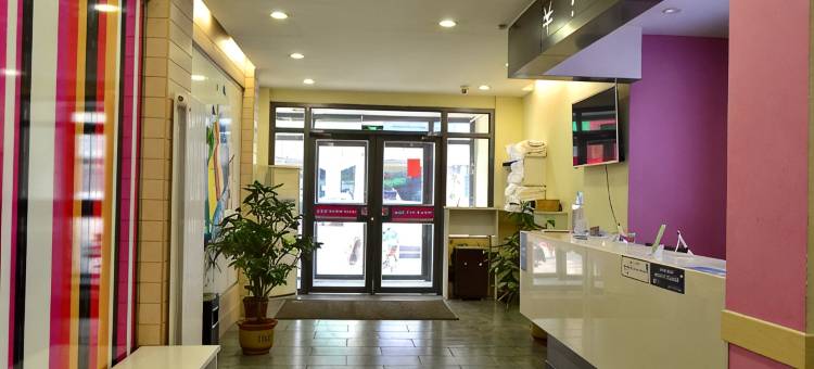 易佰济南火车站彩虹店图片
