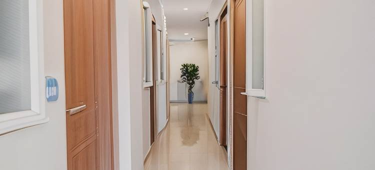 红多兹普拉斯酒店-近苏加诺哈达机场皇冠公园(RedDoorz Plus Near Soekarno Hatta Airport Taman Mahkota)图片