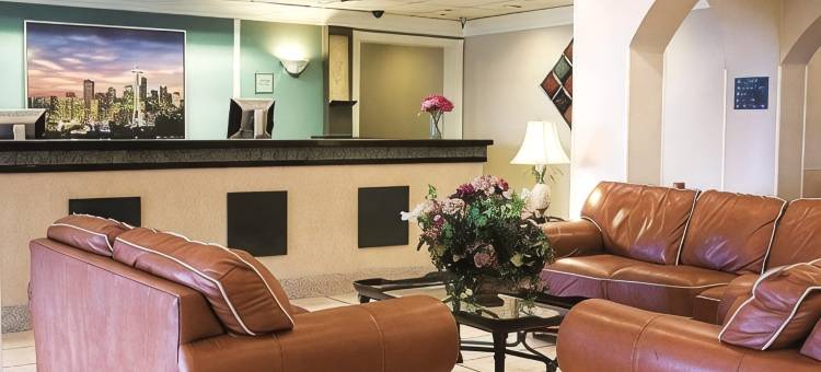 林伍德拉昆塔温德姆酒店(La Quinta Inn by Wyndham Lynnwood)图片
