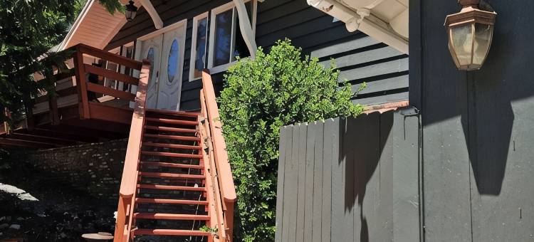 山间静居木屋，带围栏庭院、游戏室，停车方便(Mountain Cabin Retreat Fenced Yard Game Room Easy Parking)图片